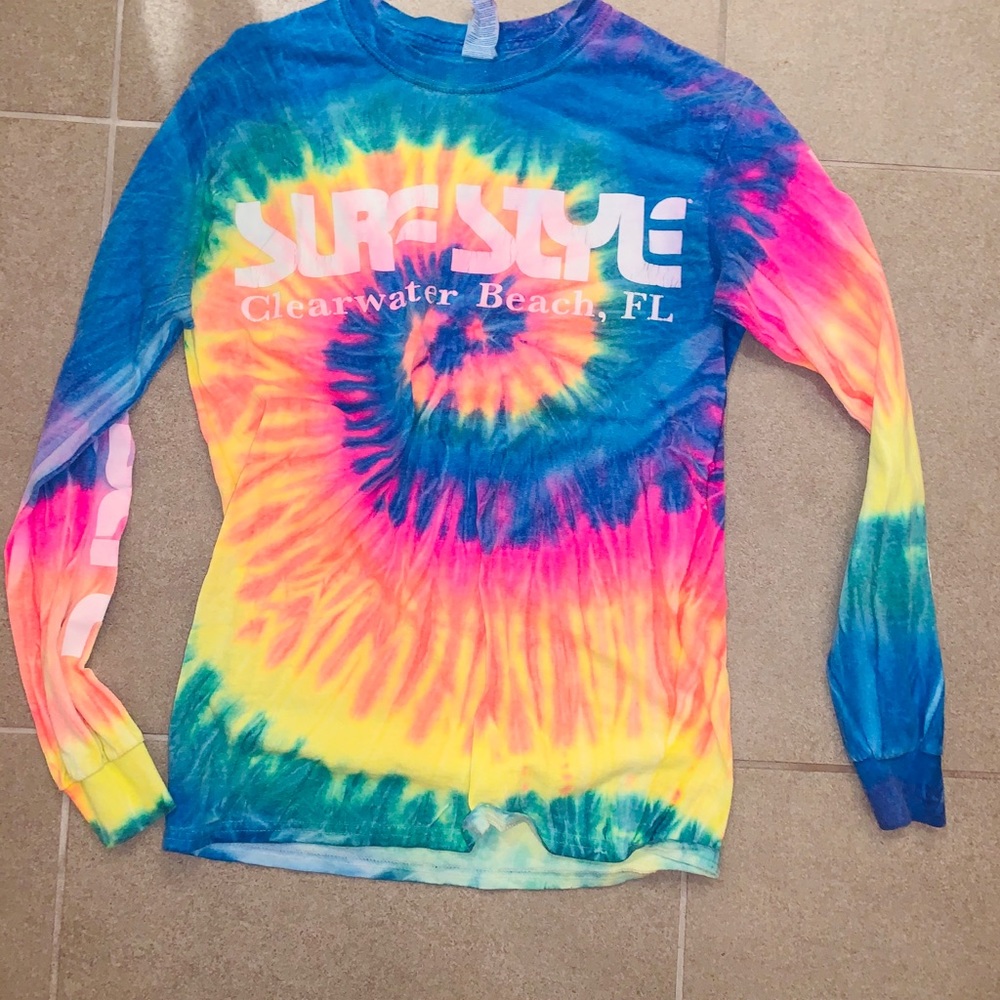 5/$20 Tie Dye Top with long Sleeves Clearwater FL